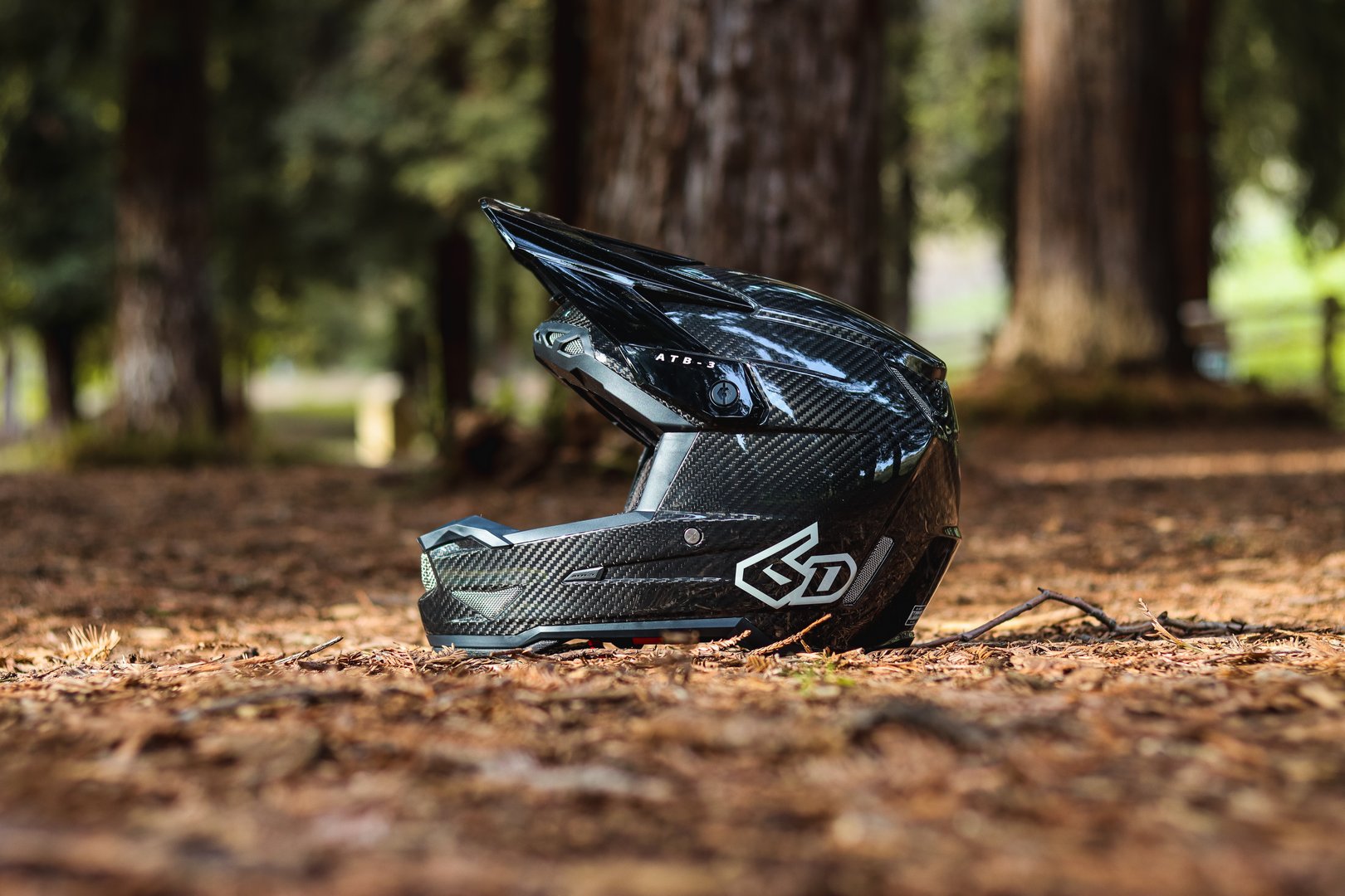 6D_Helmets_ATB-3_Solid_Gloss_Black_VAR-20-ATB3-S(2).jpg