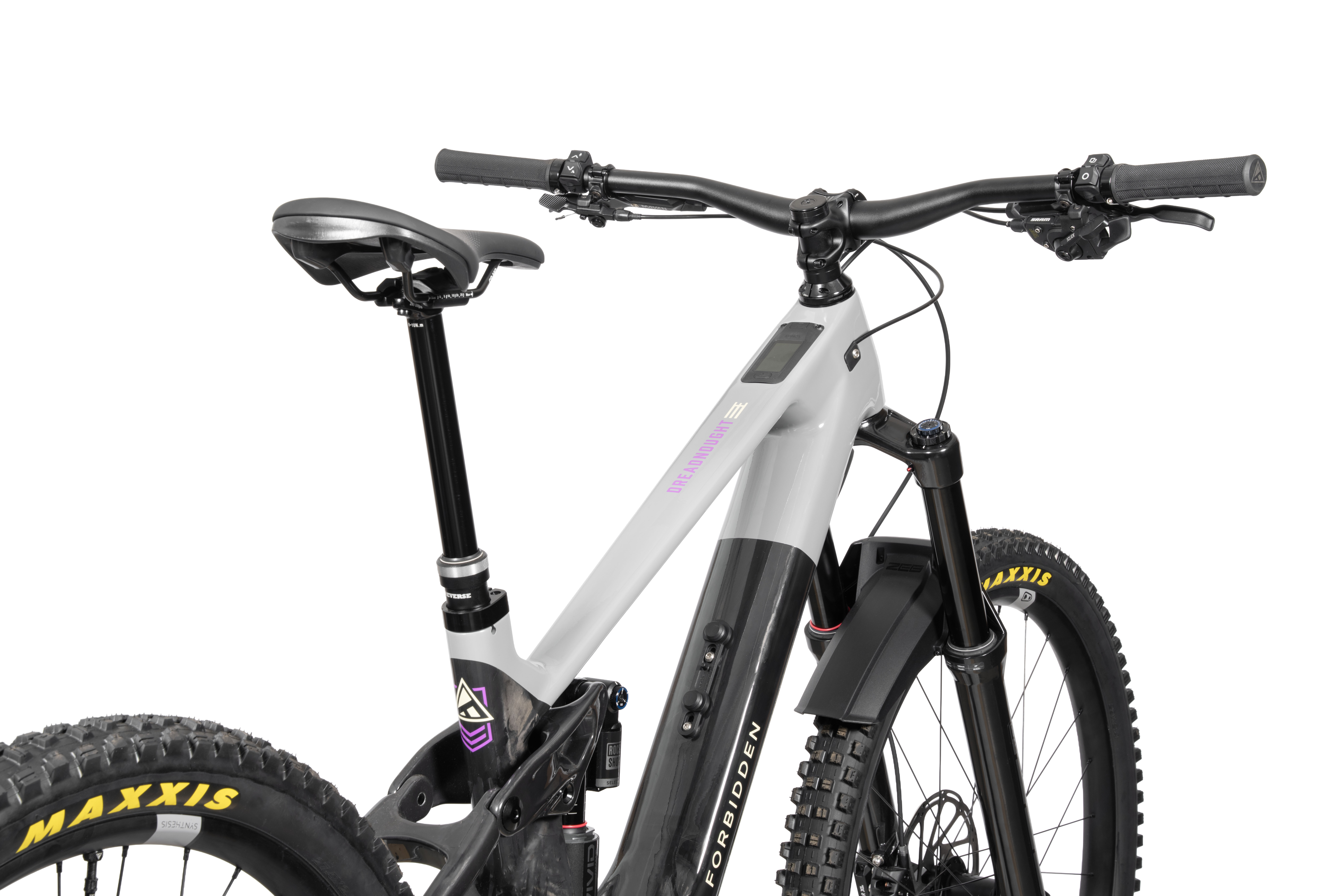 2026DreadnoughtE_T3_Studio_TopTube_web.jpg